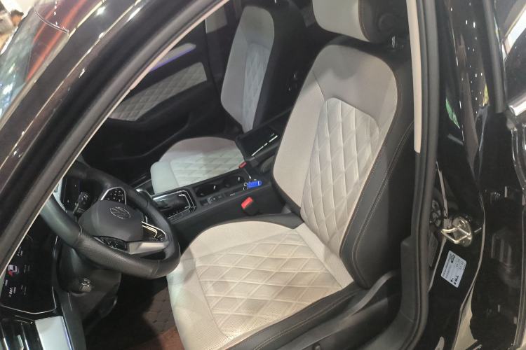 Used Volkswagen Magotan 2023 2 Million Units Commemorative Edition 330TSI DSG Luxury Version