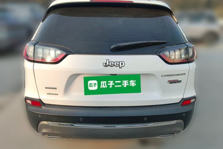 Used  Cherokee 2020 2.0T Two-Wheel Drive Leading Edition
