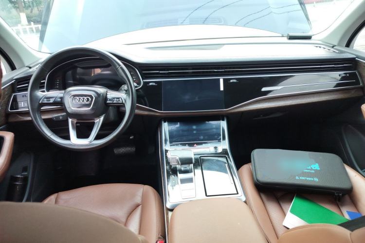 Used Audi Q7 2023 45 TFSI quattro S line Sport model
