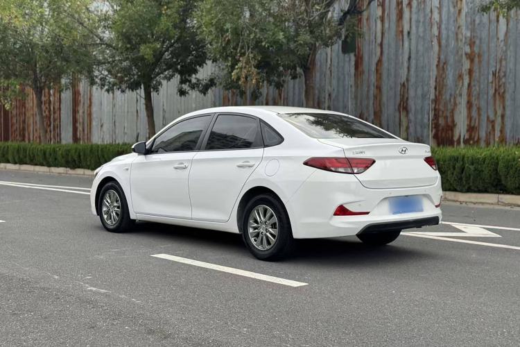 Used Hyundai Celesta 2017 1.6L Automatic Enjoyment Version GLS
