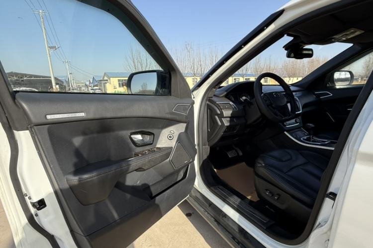 Used Land X7 2015 2.0T Panoramic Prestige Edition