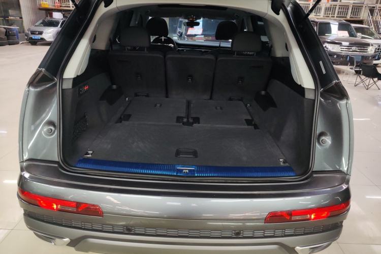 Used Audi Q7 2021 55 TFSI quattro S line Sport model