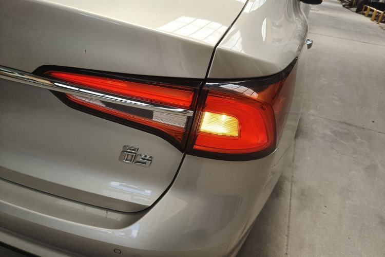 Used Roewe i5 2019 1.5L Automatic 4G Connected Linghao Flagship Edition
