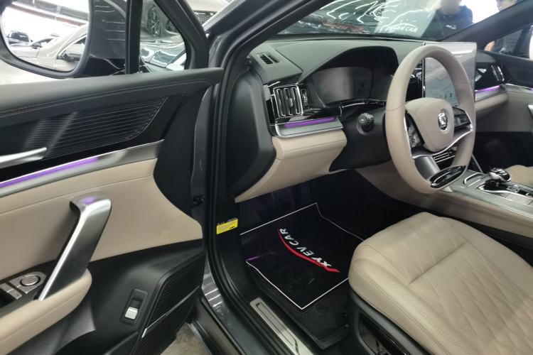 Used BYD Tang New Energy 2024 DM-i Glory Edition 112KM Prestige Model