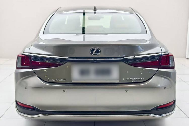 Used Lexus ES 2021 200 Excellence Edition
