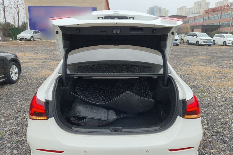 Used Mercedes-Benz A-Class 2022 Revised Version A 200 L Sport Sedan Fashionable Style
