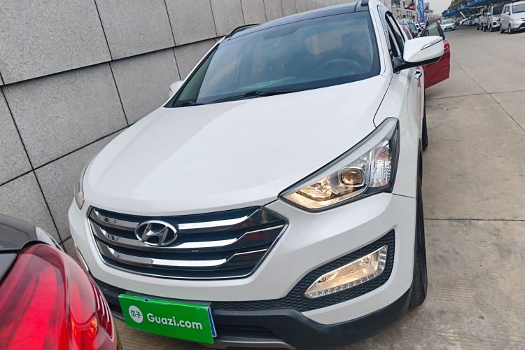 Used Hyundai Santa Fe 2013 2.4L Automatic Two-Wheel Drive Smart Version
