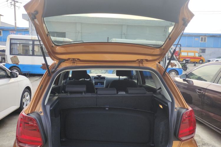 Used Volkswagen Polo 2018 1.5L Cross Polo Automatic