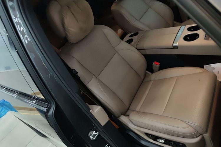 Used Li Auto MEGA 2025 Home Family Special Edition
