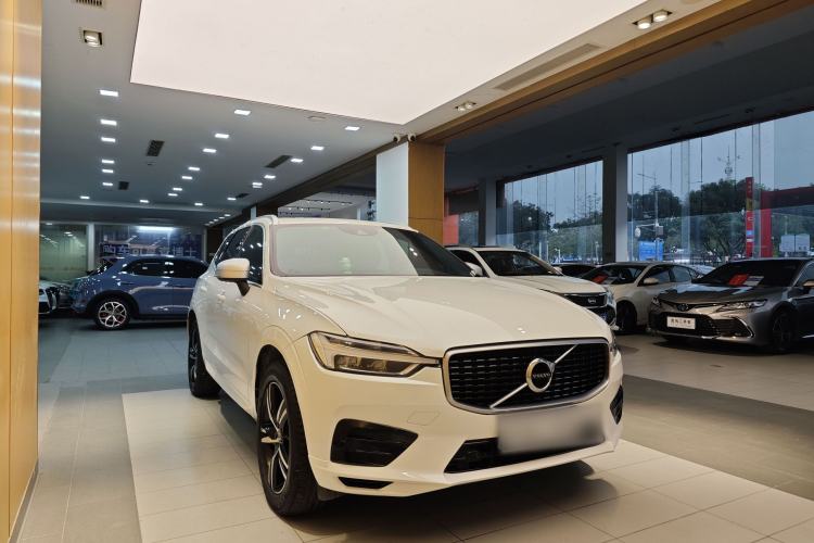 Used Volvo XC60 2019 T5 4x4 Smart & Dynamic Sport Edition China VI Standard