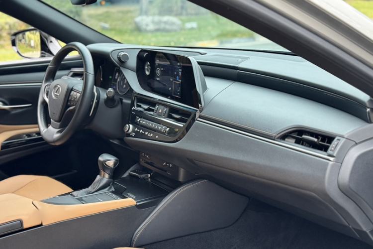 Used Lexus ES 2021 300h Excellence Edition