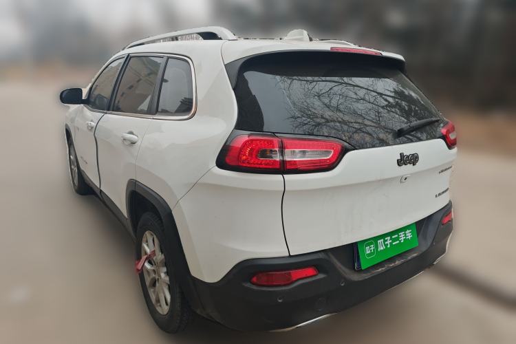 Used  Cherokee 2017 2.0L Superior Edition
