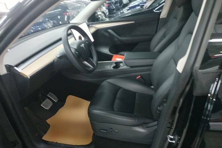 Used Tesla Model Y 2021 Long-Range All-Wheel-Drive Version
