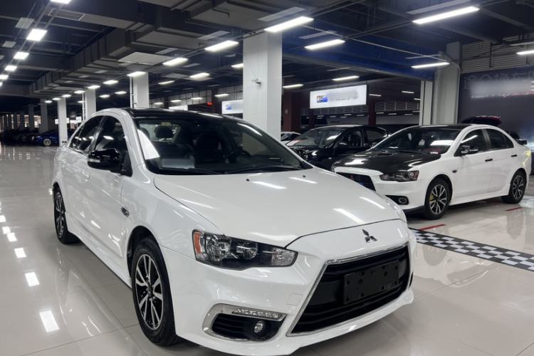 Used Mitsubishi Lancer EX 2016 1.8L Manual Black-and-White Retro Edition
