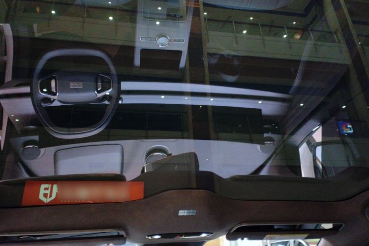 Used  E8 2024 550 km Range Rear-Drive MAX