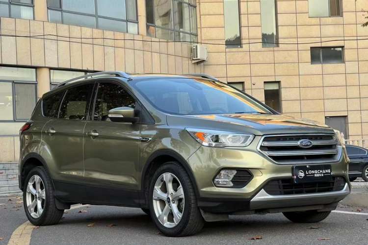 Used Ford Kuga 2017 EcoBoost 180 Two-Wheel-Drive Platinum Edition
