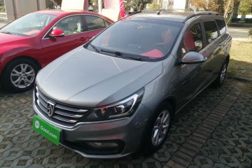 Used Baojun 310W 2017 1.5L Manual Fashion Model China V