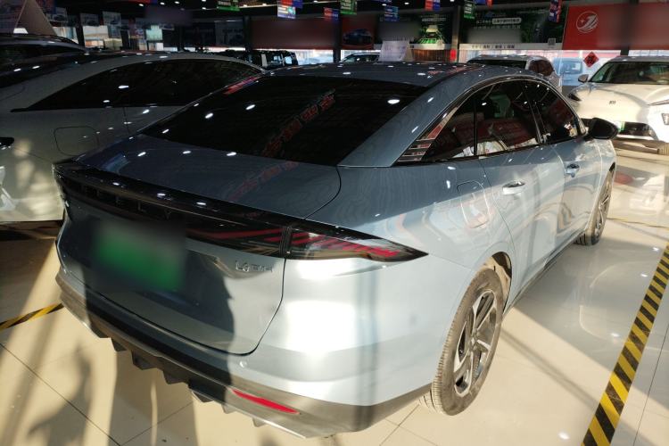 Used  L6 2025 EM-i 140km Starship Edition
