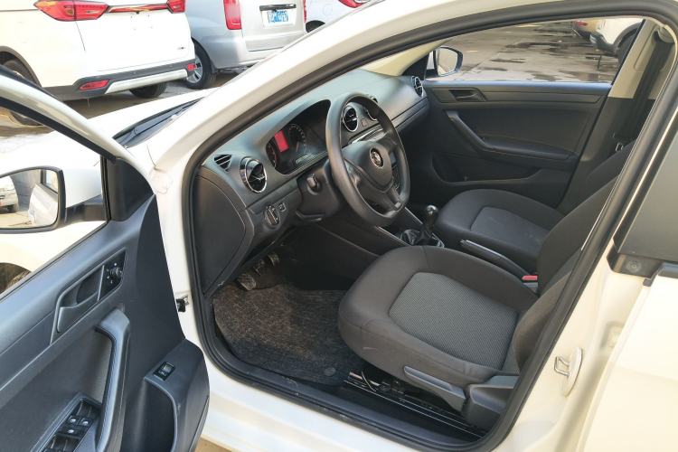 Used Volkswagen Jetta 2017 1.4L Manual Fashion Edition
