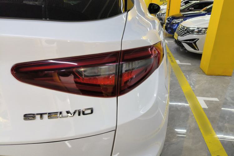 Used Alfa Romeo Stelvio 2017 2.0T 200HP Elite Edition