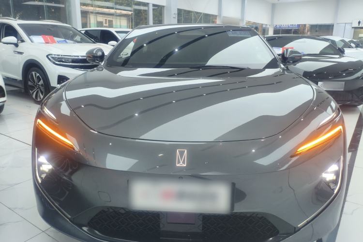 Used  12 2025 Ultra Extended-Range Edition
