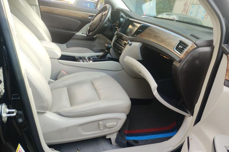 Used GAC Trumpchi GS8 2017 320T Two-Wheel Drive Luxury Smart Connectivity Version (7 Seats)
