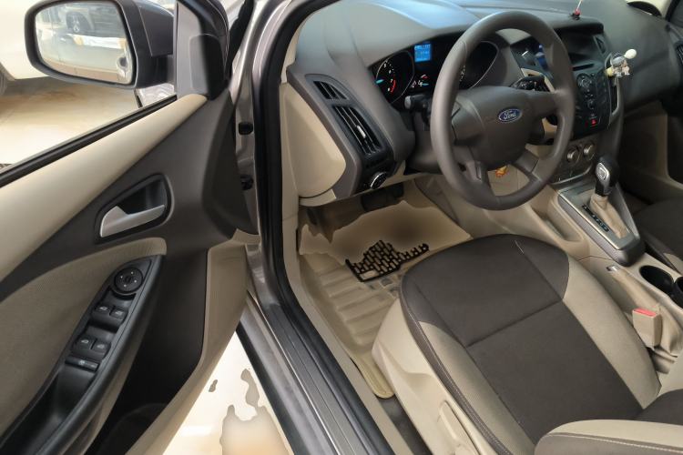 Used Ford Focus 2012 Sedan 1.6L Automatic Comfort Model
