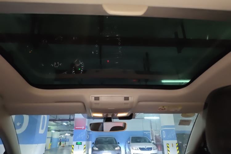 Used Volkswagen Golf 2018 230TSI Automatic Luxury Version
