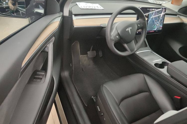 Used Tesla Model Y 2021 Long-Range All-Wheel-Drive Version 3D7
