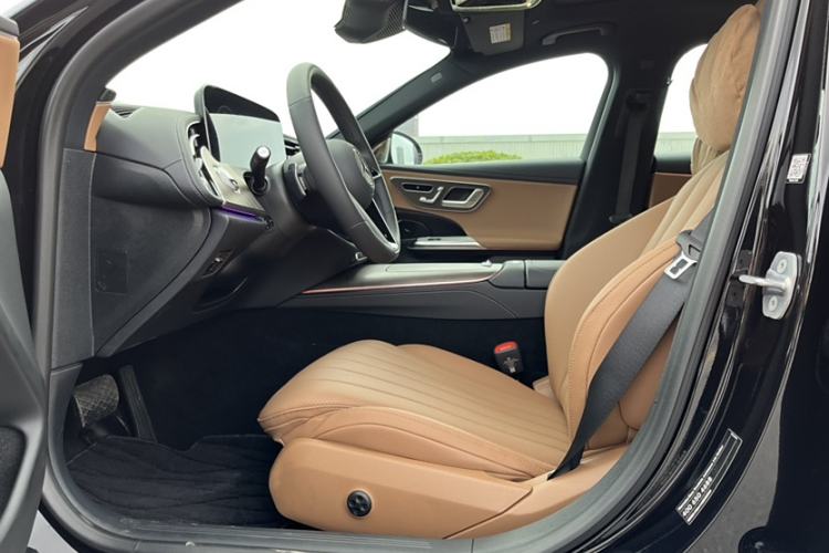 Used Mercedes-Benz E-Class 2024 Refresh E 300 L Stylish Edition
