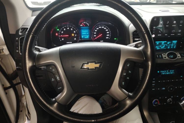 Used Chevrolet Captiva 2017 2.4L 4x4 Flagship Edition 7-Seater