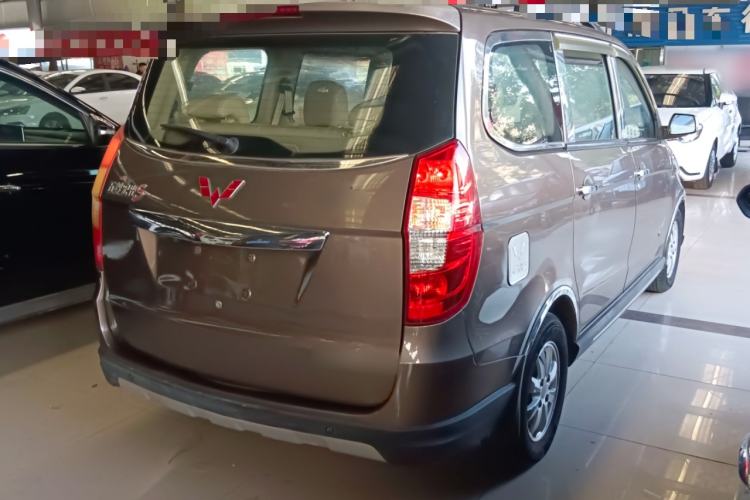 Used Wuling Hongguang 2014 1.5L S Luxury Model
