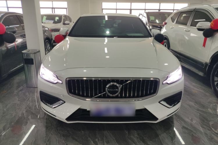 Used Volvo S60 2025 B4 Zhiyi Luxury Edition
