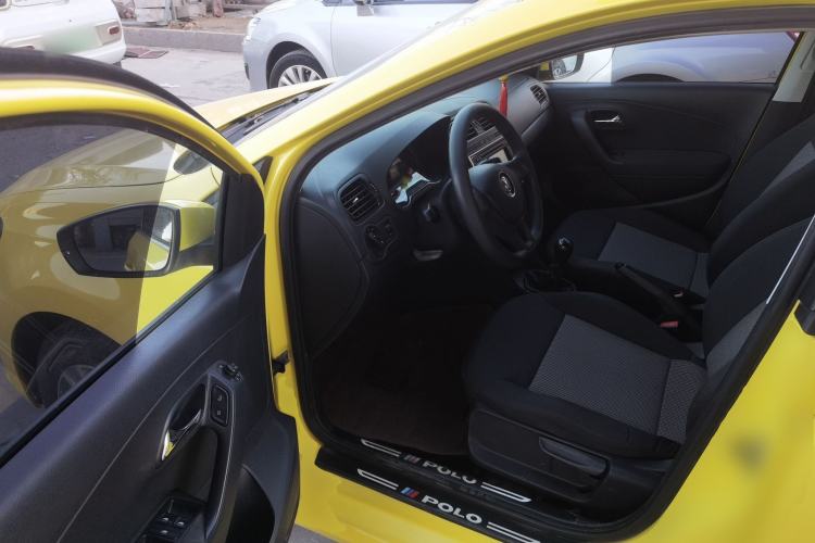 Used Volkswagen Polo 2014 1.4L Manual Fashion Edition
