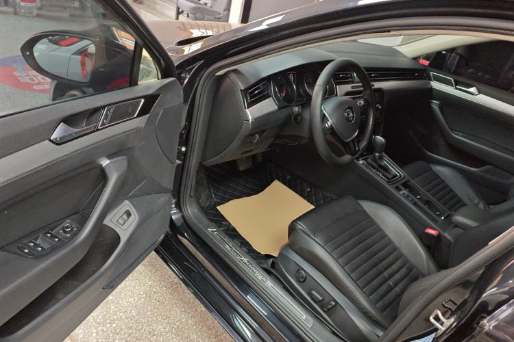 Used Volkswagen Magotan 2019 330TSI DSG Leading Edition China V Standard
