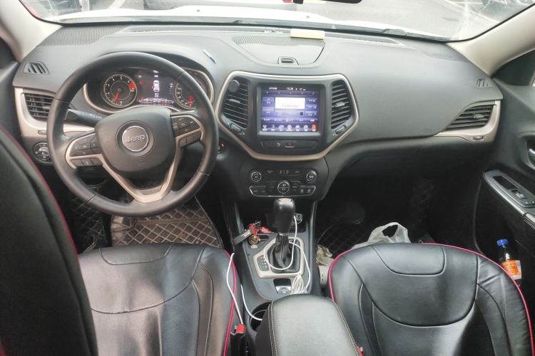 Used  Cherokee 2017 2.0L Superior Edition
