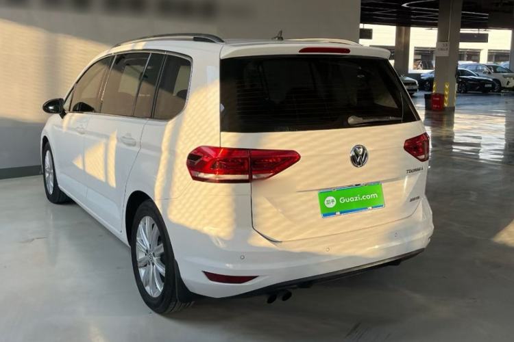 Used Volkswagen Touran 2018 Volkswagen Touran L 280TSI DSG Comfort Edition 7-seater
