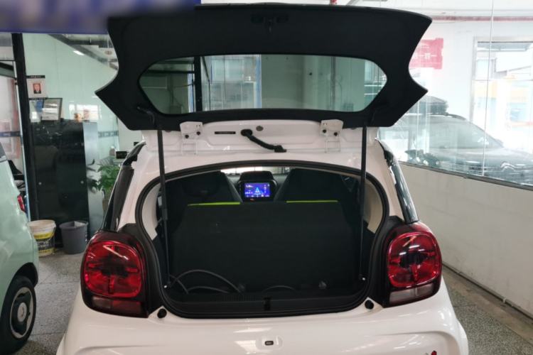 Used Roewe Clever 2021 302 km New Four-Seater Super-Efficient Version