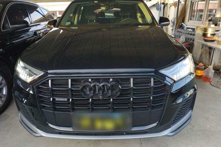 Used Audi Q7 2021 55 TFSI quattro S line Sport model
