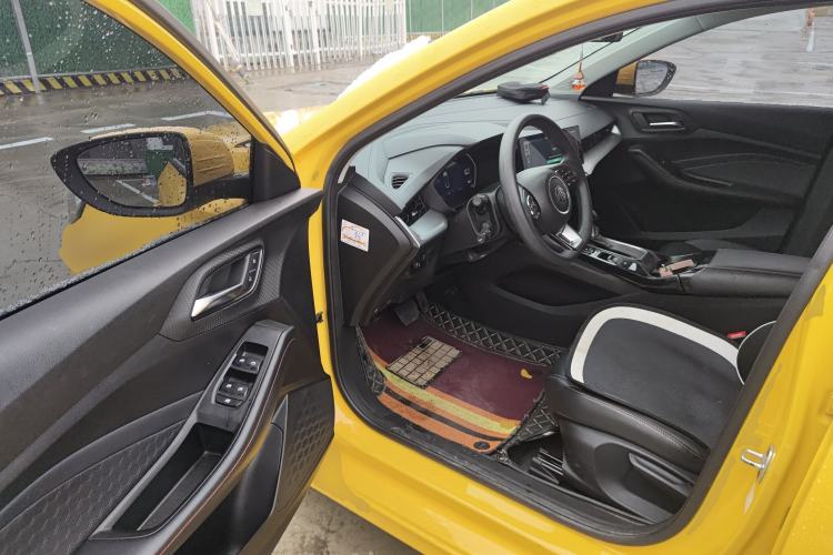 Used MG 5 2021 180 DVVT CVT Youth Luxury Edition
