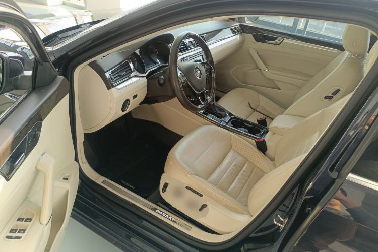 Used Volkswagen Passat 2016 380TSI DSG Ultimate Edition
