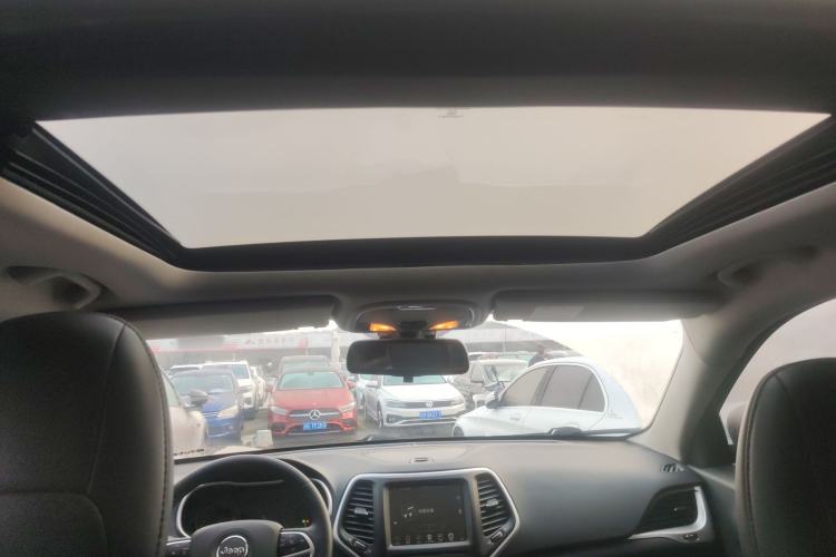 Used  Cherokee 2016 2.4L Professional Smart Version
