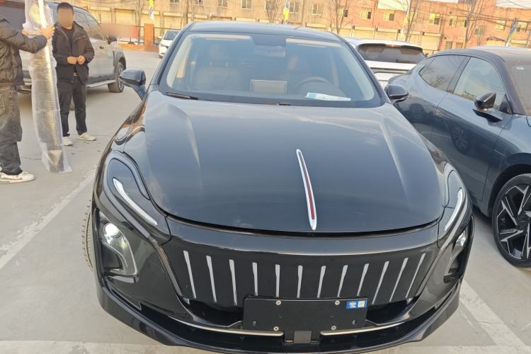 Used Hongqi E-QM5 2022 431 km Charge & Enjoy Edition

