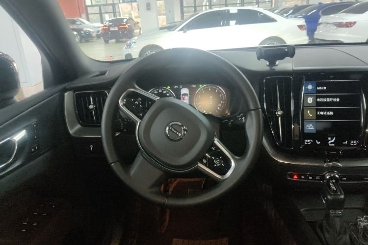 Used Volvo XC60 2021 T5 4x4 Smart Luxury Edition
