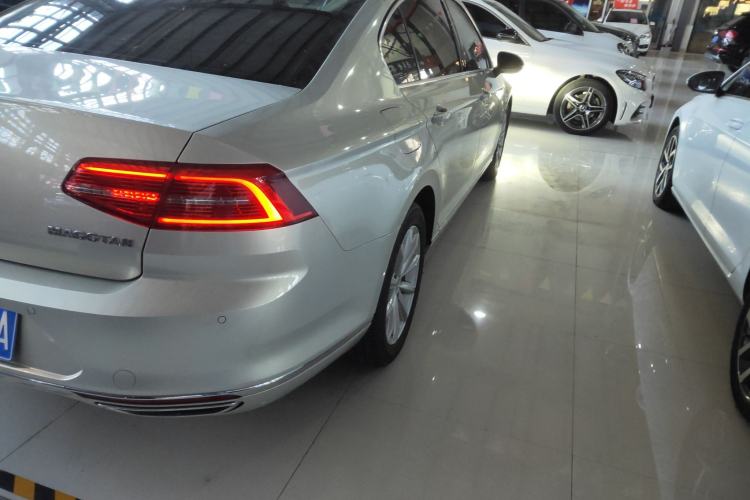 Used Volkswagen Magotan 2019 330TSI DSG Leading Edition China V Standard
