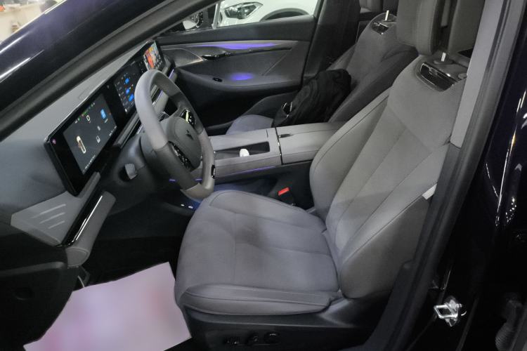 Used VOYAH PASSION 2024 PHEV Four-Wheel Drive Ultra-Long Range Flagship Model
