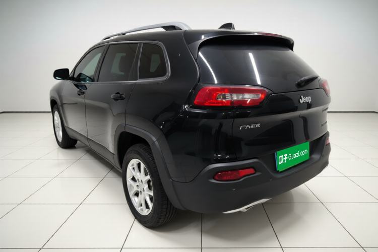 Used  Cherokee 2017 2.0L Superior Edition
