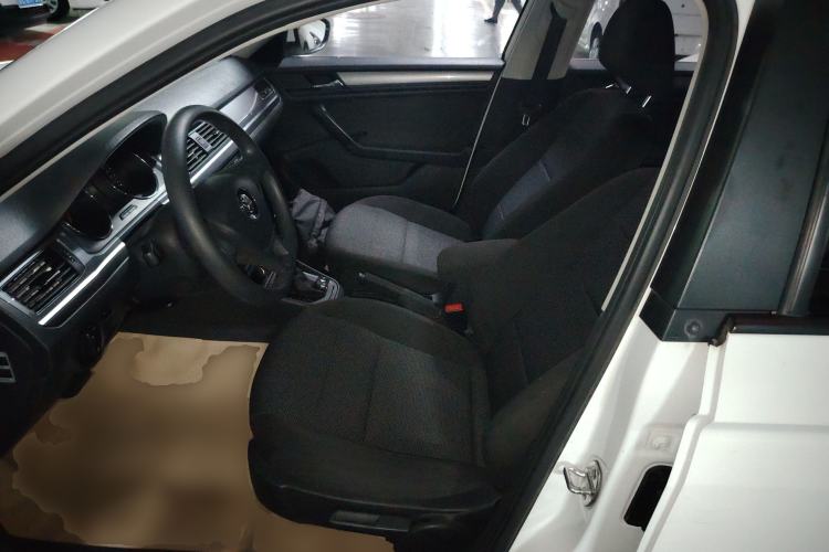 Used Volkswagen Bora 2016 1.6L Automatic Fashion Model
