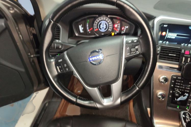 Used Volvo XC60 2015 T5 Smart Upgrade Model