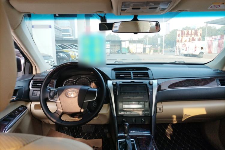 Used Toyota Camry 2016 2.0G 10th Anniversary Leading Edition
